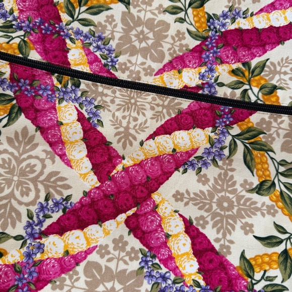 Local Design Reversible Tote Bag - Picture 3 of 4